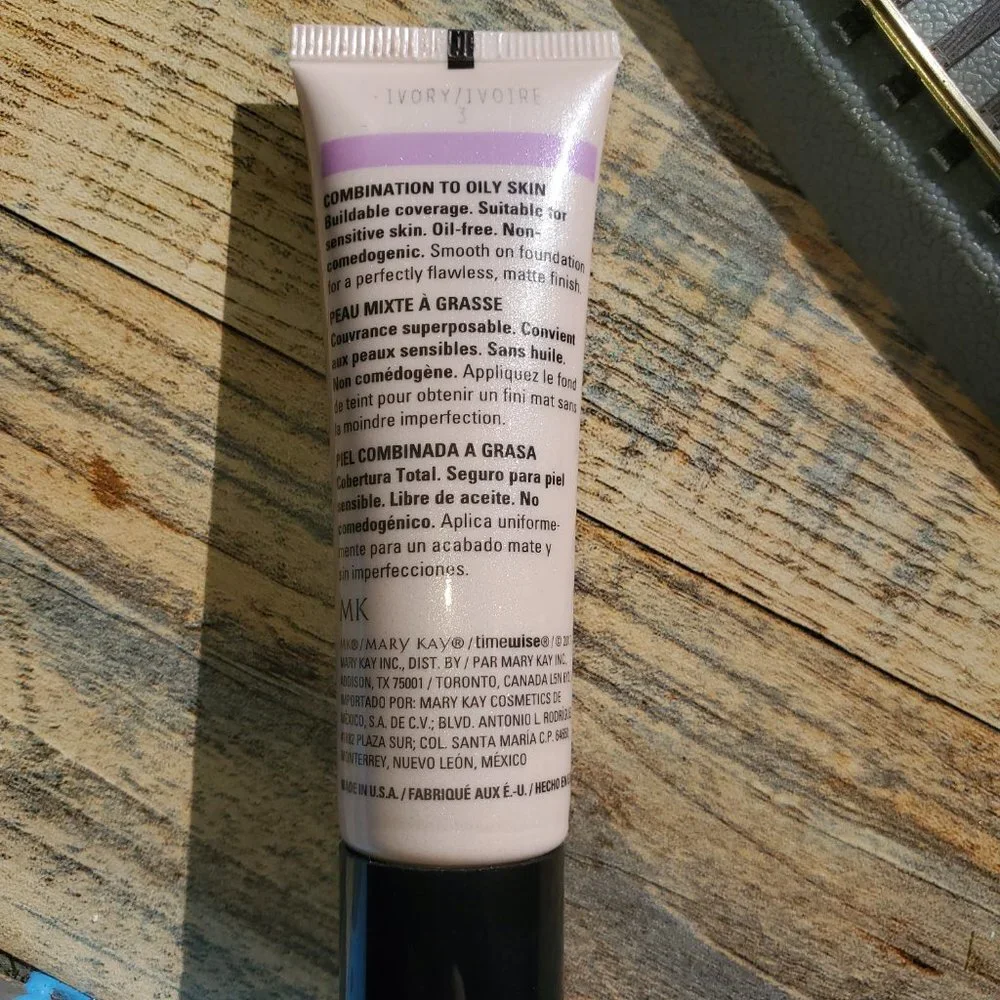 Ivory 3 Matte-Wear Liquid Foundation - Combo to Oily - Discontinued
